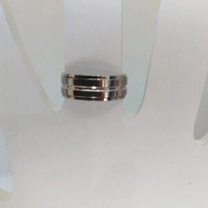 NIB Unisex Size 7.25 Grooved Stainless Steel Ring